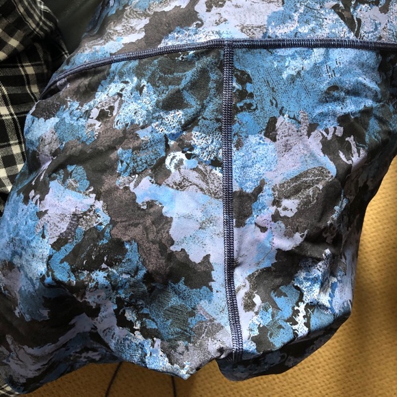 cropped lululemon - Picture 3 of 5